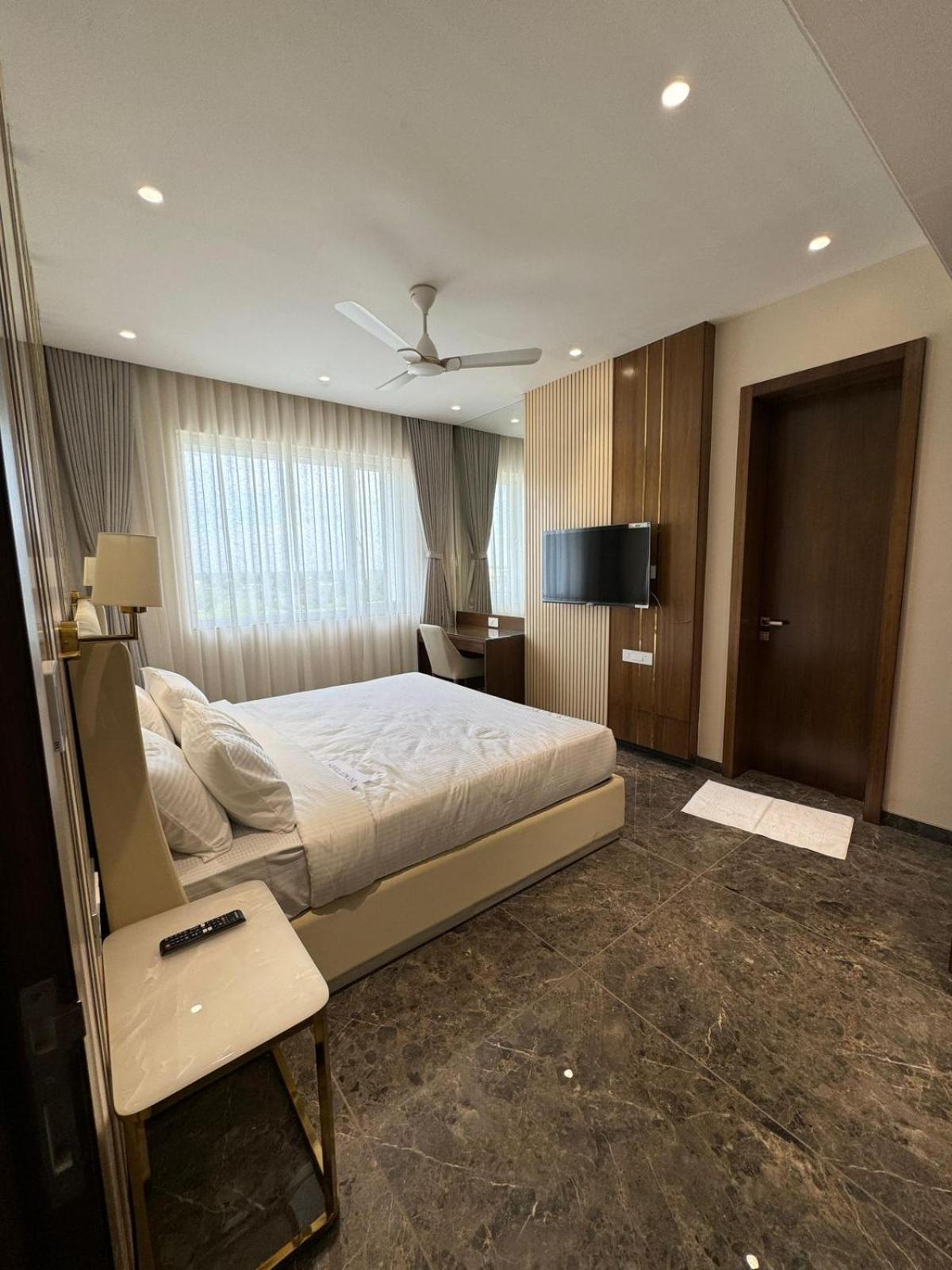 Hotel Carnival Parbhani Екстериор снимка